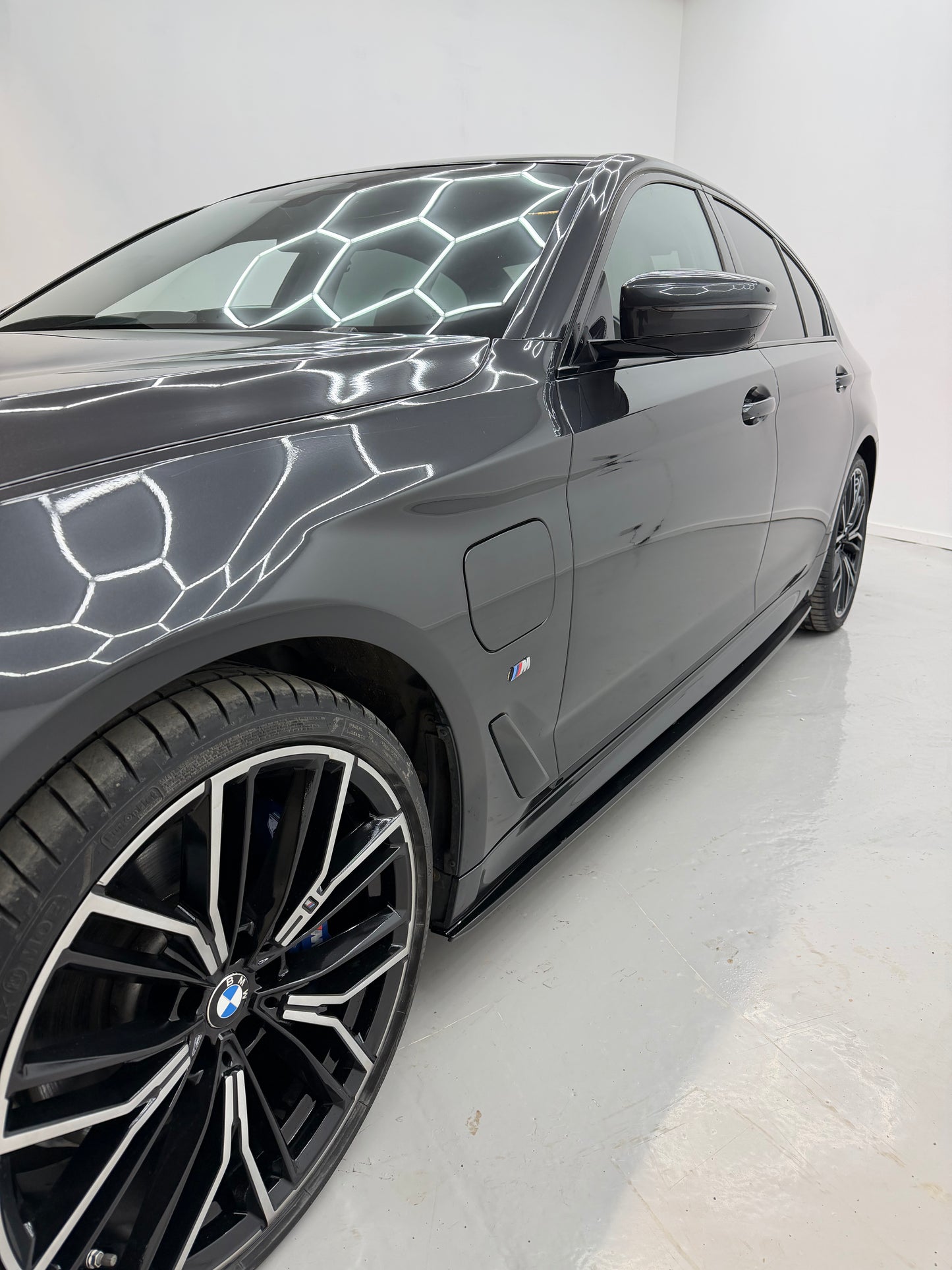 BMW 5 SERIES LCI G30 G31 M PERFORMANCE BODYKIT 2020-2023 GLOSS BLACK